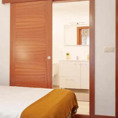 Av Cangas De Onis 3 *